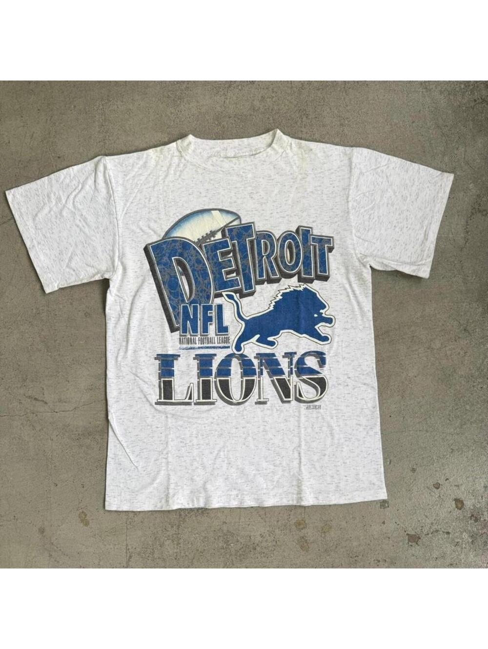 Vintage 90s Detroit Lions NFL Football Big Spell Out Graphic T Shirt
